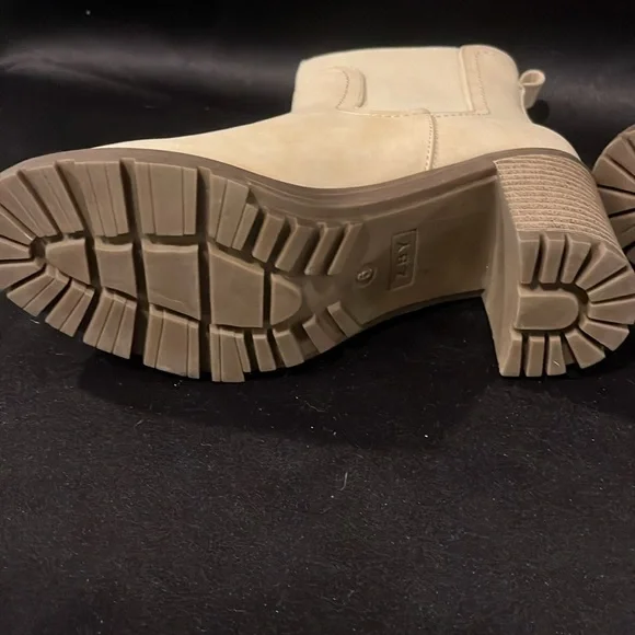 Brand new! ZBY booties - Picture 3 of 6